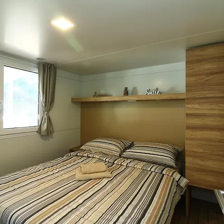 Kemping Mobil Homes Malufi 266 Jezera