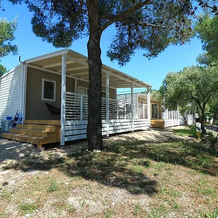 مكان تخييم Mobil Homes Malufi 266 يزيرا