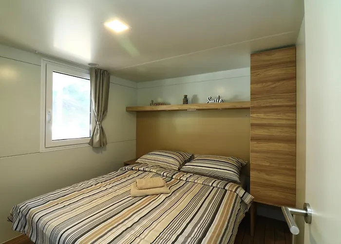 Camping Mobil Homes Malufi 266 Jezera