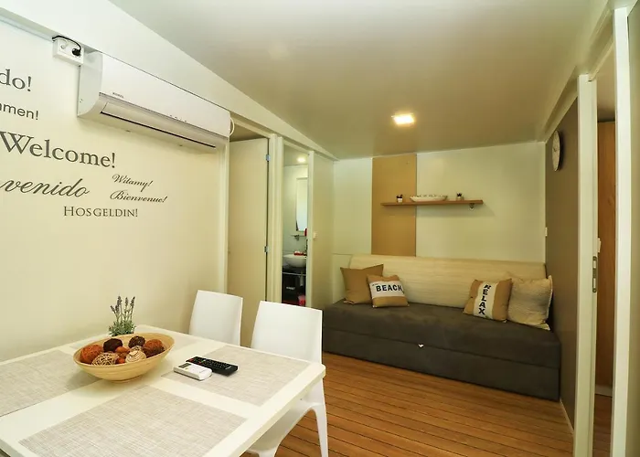 Camping Mobil Homes Malufi 266 Jezera