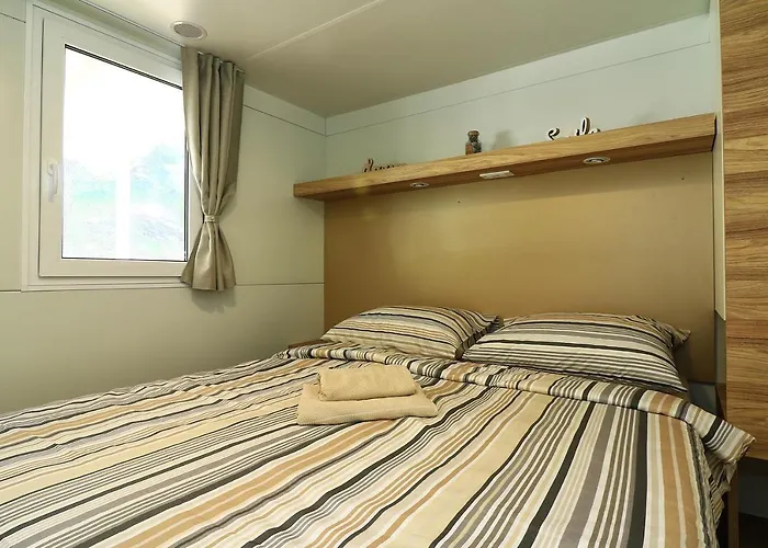 Camping Mobil Homes Malufi 266 Jezera